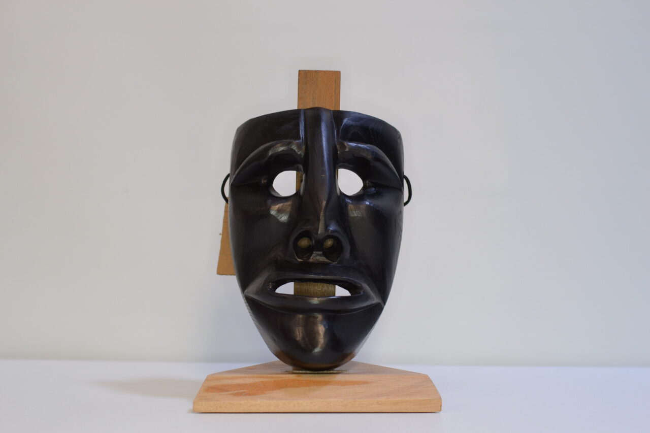 Maschera sarda Mamuthones in legno