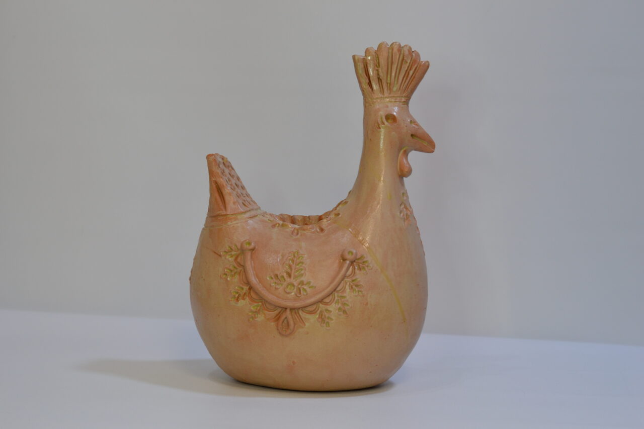 Gallinella in ceramica in artigianato sardo di Farci