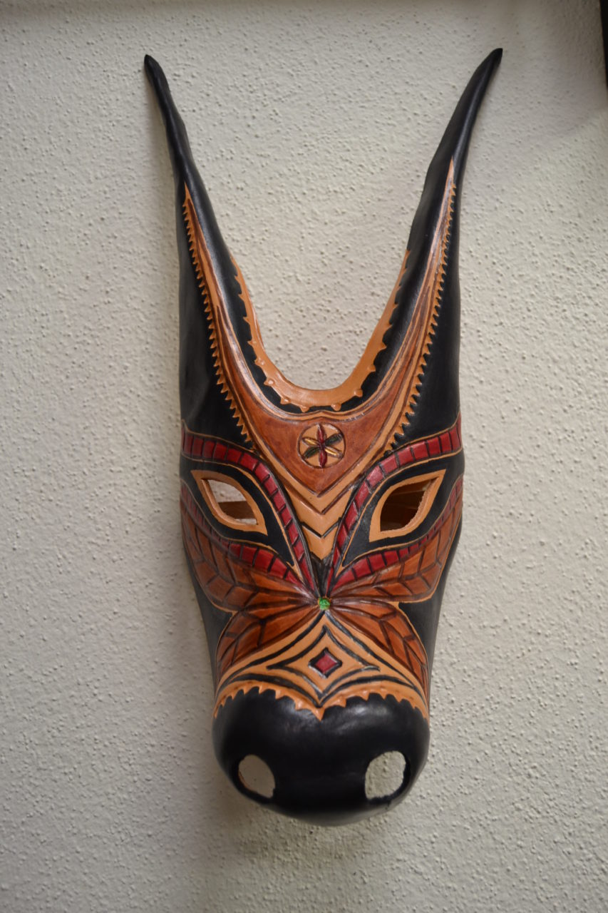 Maschera sarda Boes di Ottana, in pelle dipinta, indossabile – Safir