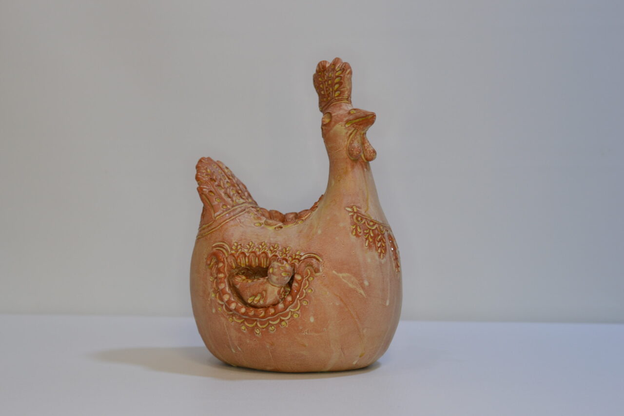 Gallinella in ceramica con pulcino – ceramiche Farci