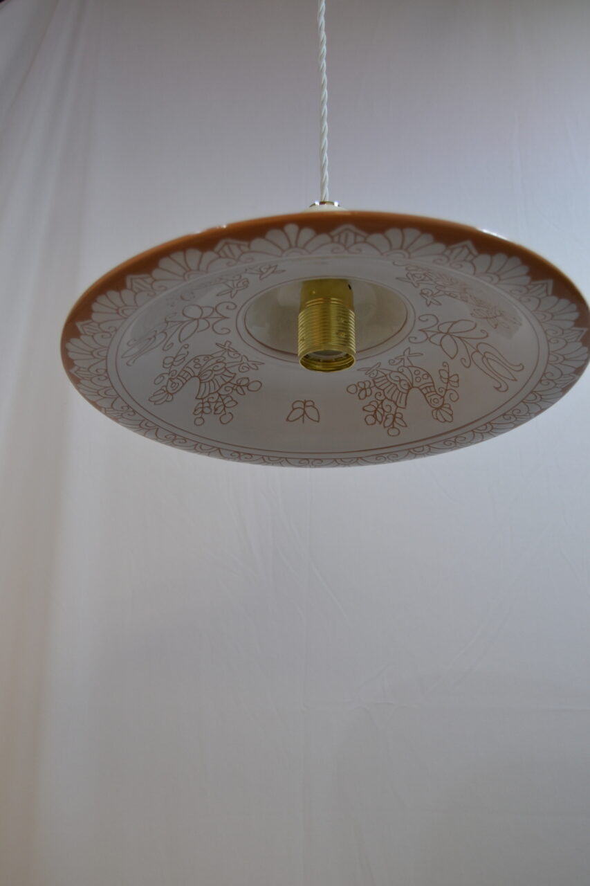 Lampadario in ceramica con decoro pavoncella da cm 40 di Farci Andrea