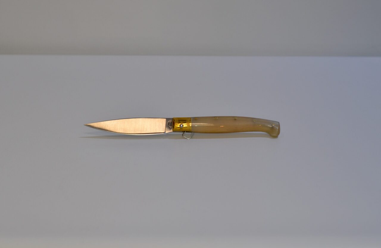 Coltello Vittorio Mura da cm 10 manico di corno di montone con la ghiera in ottone