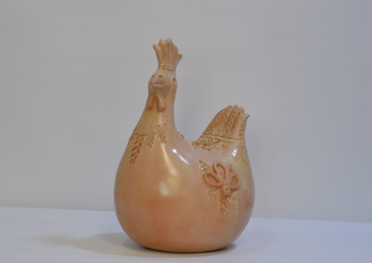 Gallinella in ceramica in artigianato sardo di Farci