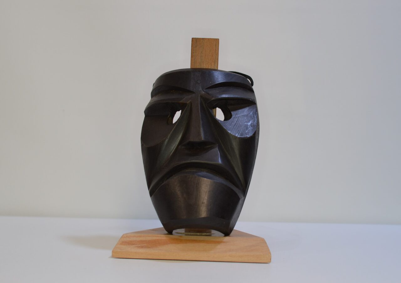 Maschera sarda in legno Mamuthone