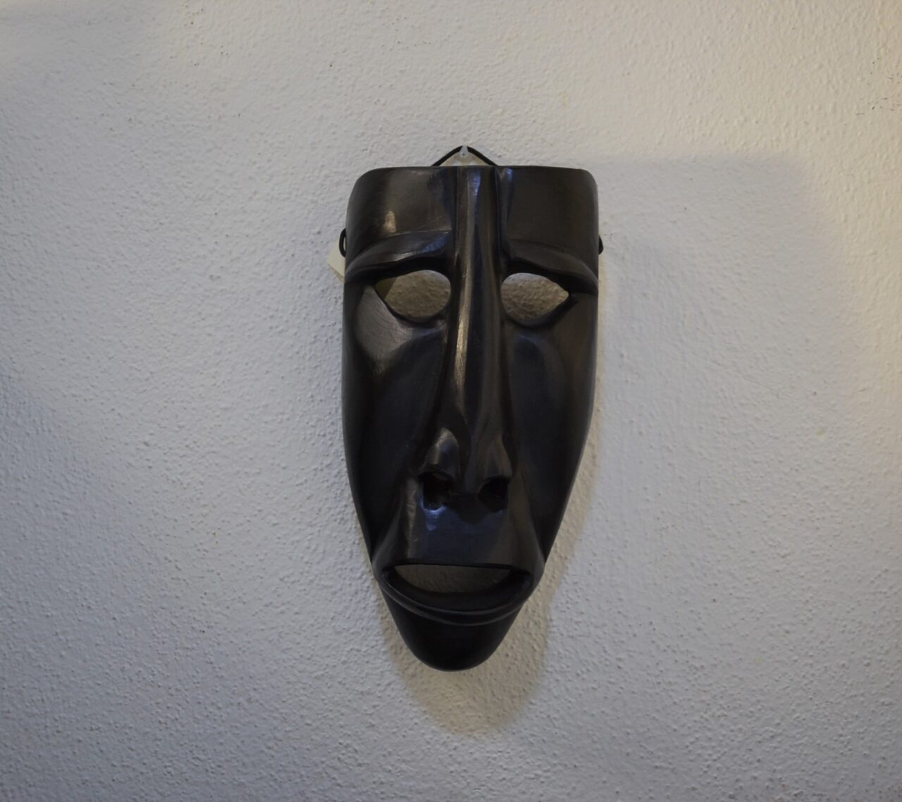 Maschera Mamuthone in legno in artigianato sardo