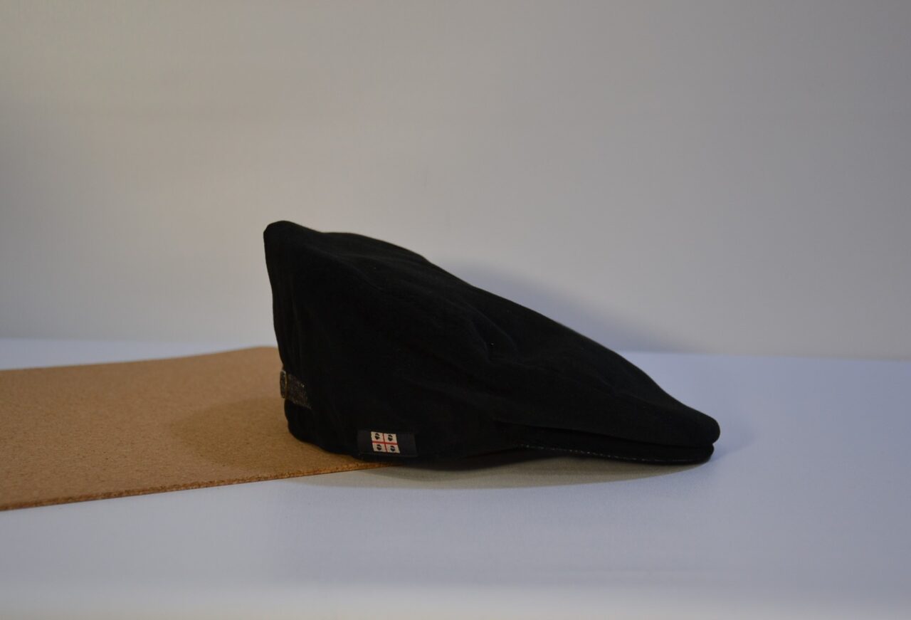 Bonette tipico berretto in velluto Sardo con doppio colore – G. Demurtas