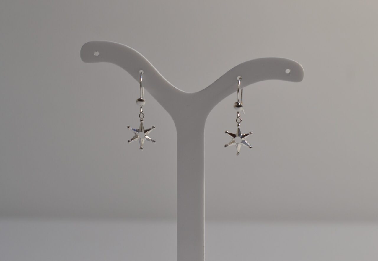 Orecchini pendenti con stella della Sartiglia in argento – Filu & Trama